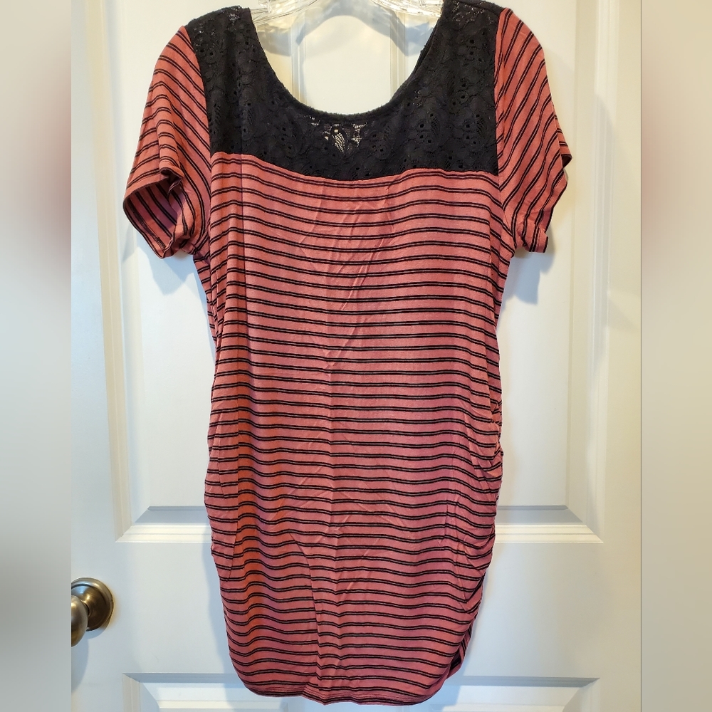 Women's Motherhood MATERNITY top. size Large.